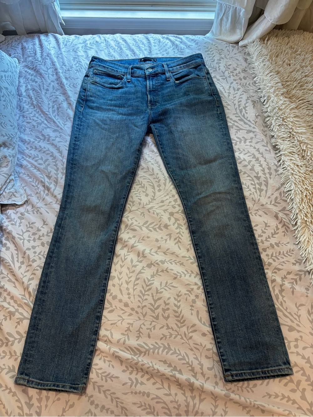 Men’s dark wash skinny jeans